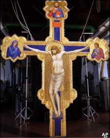 تمثال به صلیب کشیدن عیسی مسیح اثر جوتو