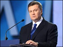 Віктор Янукович на з'їзді у Києві. Захід учасники провели стоячи