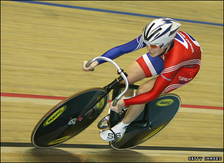 Victoria Pendleton cycling to victory in the Cycling World Championships 2008