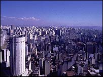 Sao Paulo - o aglomerare urbană de mari proporţii