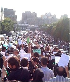 Демонстрация в Тегеране 17 июня (фотография пользователя Gita, Twitter)