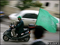 طرفداران پیروزی در انتخابات را جشن می گیرند