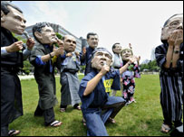 Manifestantes fazem protesto no Jãpão. Foto:Jewel Samad/ AFP/ Getty Images
