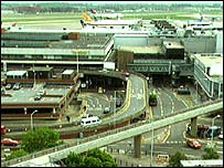 Terminal 1 do aeroporto de Heathrow, em Londres
