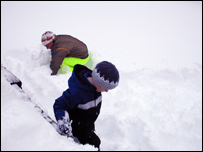 ماشومان په واړره کې دلوبو پر مهال