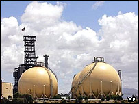 تاسیسات نفتی