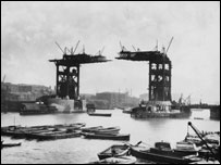 Construção da Tower Bridge 1892. Foto: London Stereoscopic Company/Hulton Archive/Getty Images