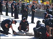 مظاہرین کی گرفتاریاں