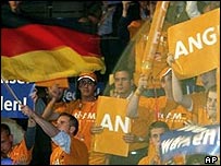 Stoupenci CDU a Angely Merkelové