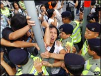 Manifestantes foram reprimidos pela polícia