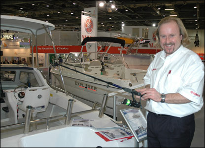 Stuart McClellan ở quầy của Yamaha