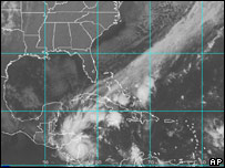 Imagem de satélite mostra furacão Beta se aproximando da América Central