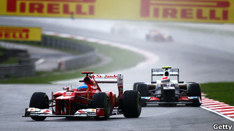 Pérez tras alonson en Sepang