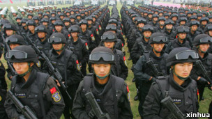 武警部队宣誓维稳