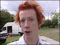 Johnny Rotter faz tributo a John Lydon, dos Sex Pistols