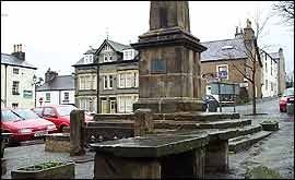 The obelisk and fish slabs in Broughton Market Square