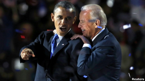 奧巴馬獲勝連任後與副總統拜登在一起(06/11/2012)