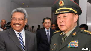 中國國防部長梁光烈與斯里蘭卡國防部長