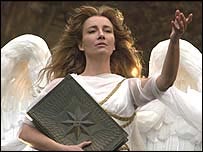 A atriz Emma Thompson em cena de 'Angels in America'