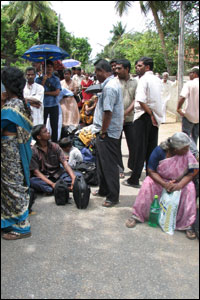 Reisdents are queuing in Jaffna as violence escalated