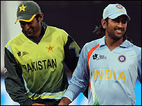 धोनी और मलिक