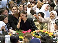 Funeral de vítimas do ataque a ônibus