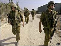 O governo israelense reagiu ao ataque ao shopping em poucas horas