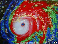 O furacão Ivan em imagem de satélite