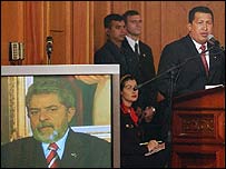 Discurso de Chávez, ouvido por Lula