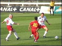 Người Việt đá bóng ở Balan