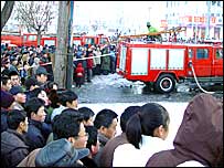 Yangına 50 itfaiye aracı müdahale etti.