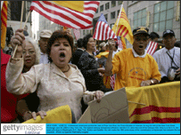 Được biết trước đó nhiều người biểu tình trước cổng NYSE