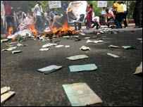 جلے ہوئے پاسپورٹ