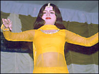 नौटंकी में नाच