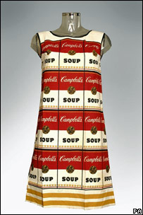 沃霍尔设计的纸裙子