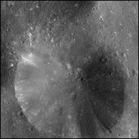 فيبی از نگاه کاسينی/ عکس از ناسا