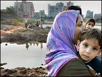 Sur'da bir kadın ve çocuğu