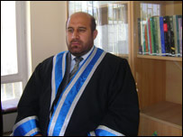 روح الله قاريزاده رئيس انجمن آزاد وکلا ی مدافع 