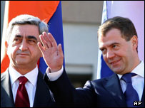 Ermenistan ve Rusya liderleri Petrosyan ve Medvedev