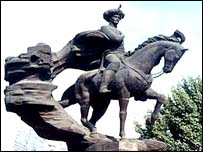 Андижондаги Бобур ҳайкали