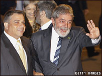 Lula desembarca em Havana