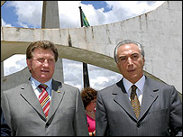 Os deputados Odílio Balbinotti (PMDB-PR) e Michel Temer (PMDB-SP)