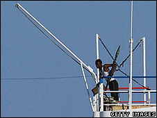 Một tên cướp biển Somalia