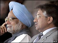 Pákistánský prezident Mušaraf a indický premiér Singh