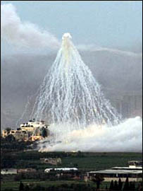 Đạn nổ phía trên khu vực trung tâm Dải Gaza (AFP)