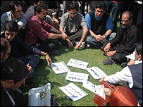 روزنامه نگاران گفته اند به برگزاری تجمع های اعتراضی ادامه خواهند داد