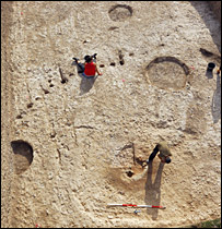 Escavação arqueológica perto do Stonehenge (foto: National Geographic)