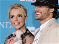 ब्रिटनी स्पीयर्स अपने पति के साथ