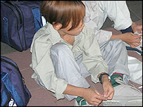 Trẻ em thuộc nhóm người Thượng được Phần Lan nhận thời gian qua