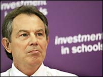 Ông Tony Blair phải đối phó với cáo buộc của ông Michael Howard nói ông nói dối